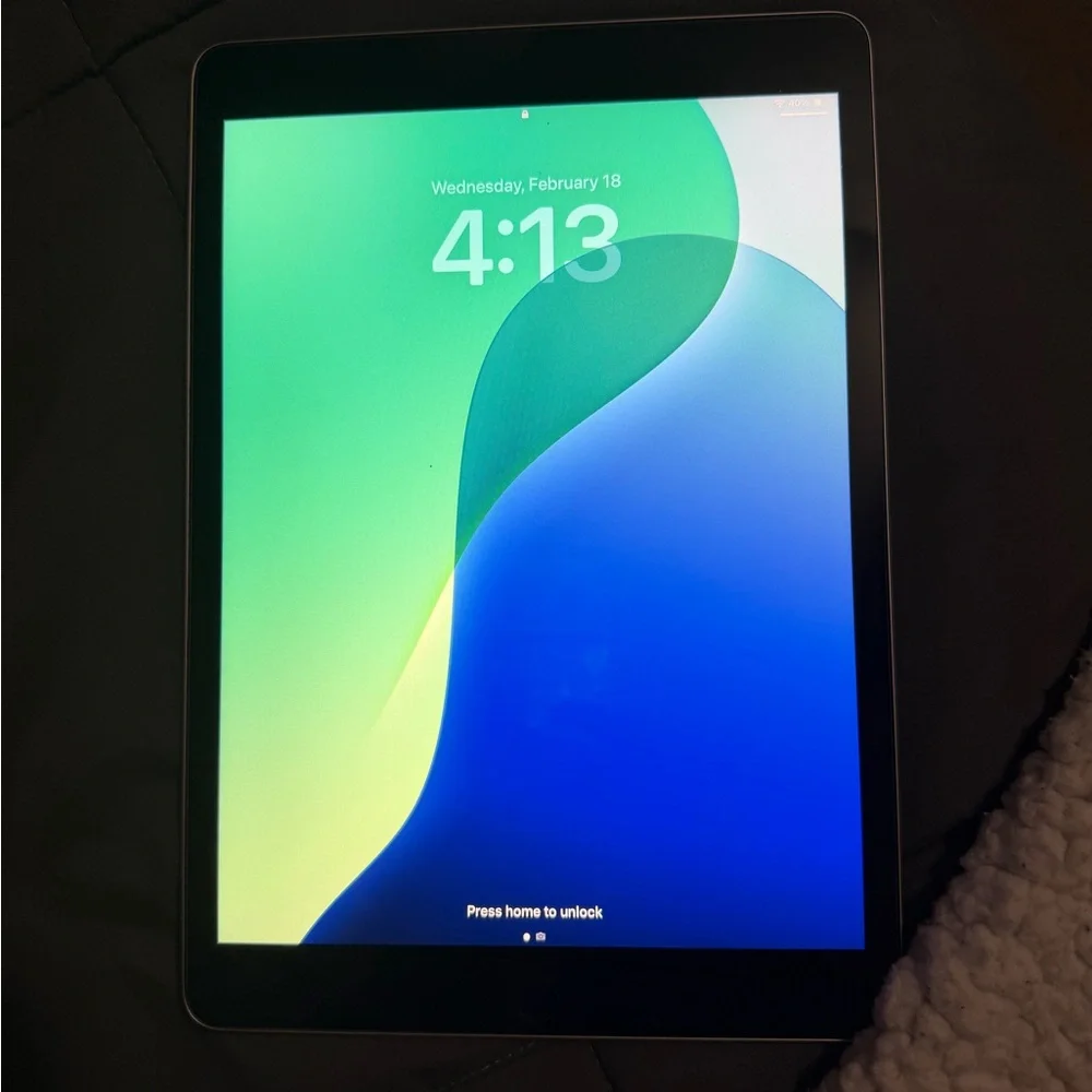 Apple Tablet - Sleek Silver Finish